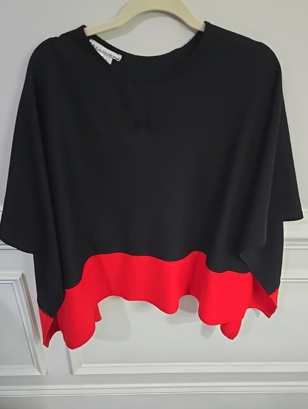 Vintage I.K.C. for Country Wear Black & Red Shawl Poncho – Size L